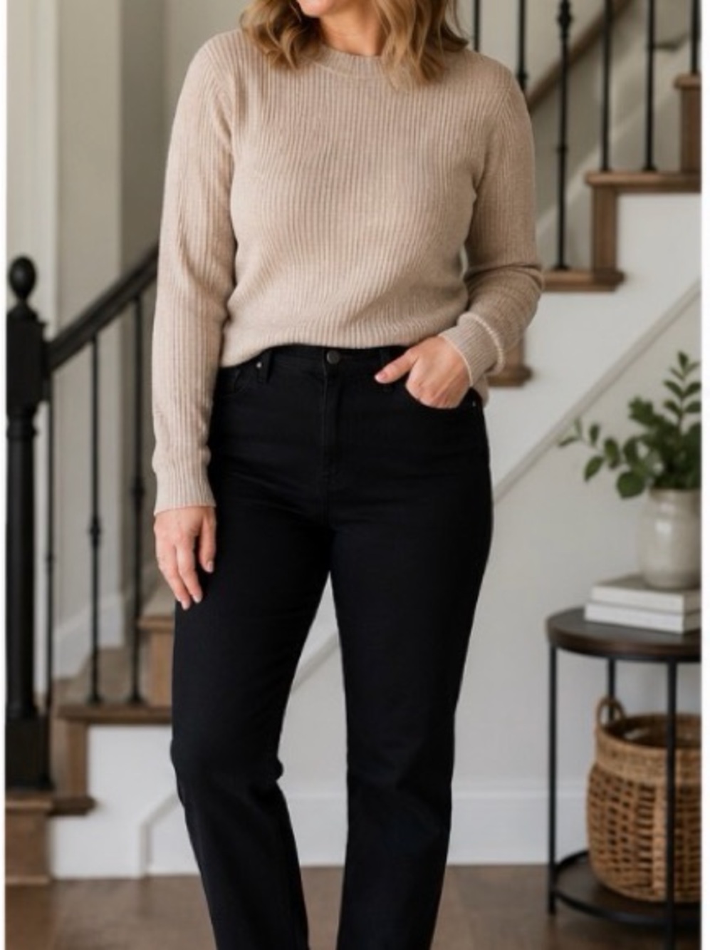 Old Navy High-Rise Straight Jeans in Black